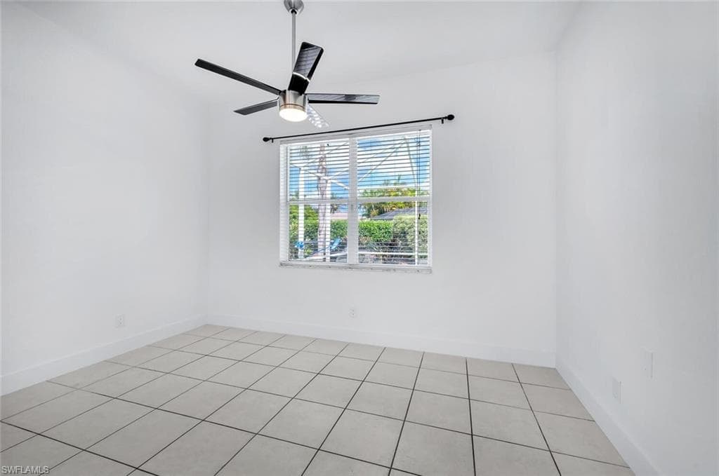 973 Summerfield Dr, Naples, FL 34120-9