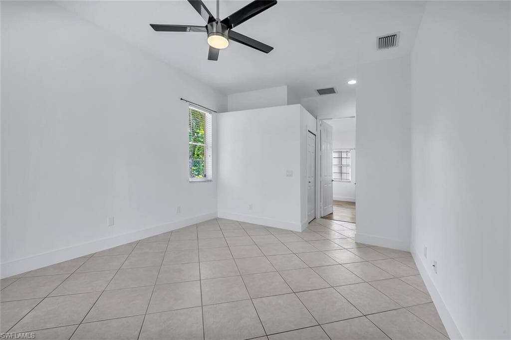973 Summerfield Dr, Naples, FL 34120-17
