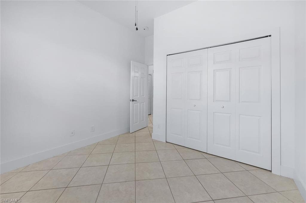 973 Summerfield Dr, Naples, FL 34120-22