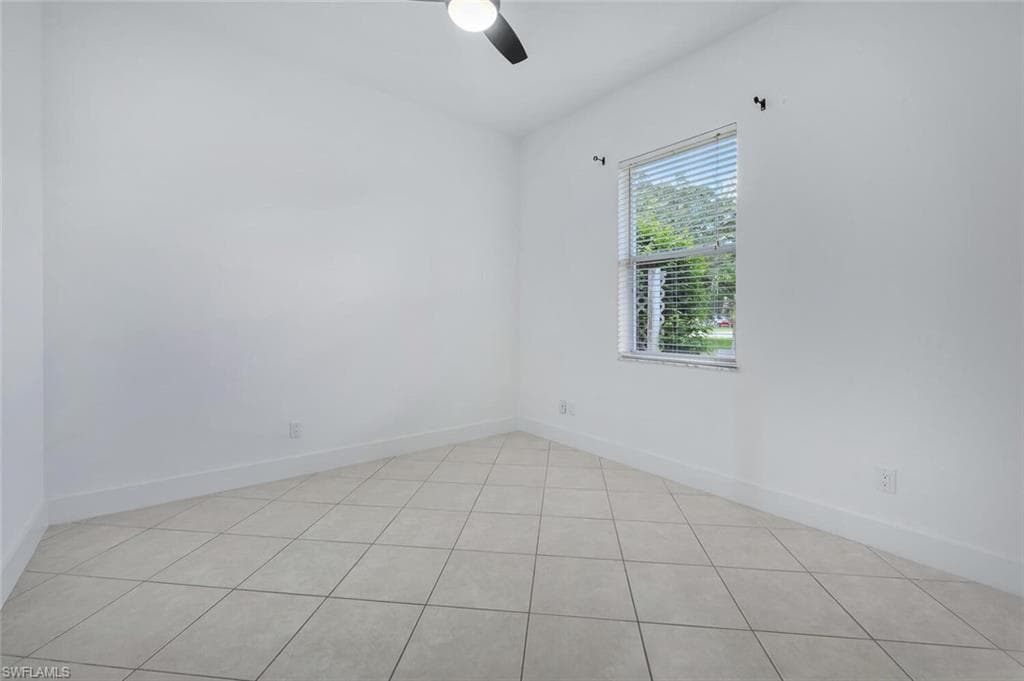 973 Summerfield Dr, Naples, FL 34120-24