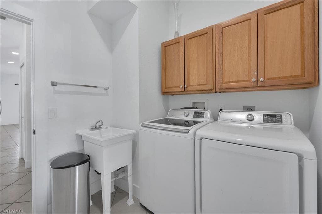 973 Summerfield Dr, Naples, FL 34120-27