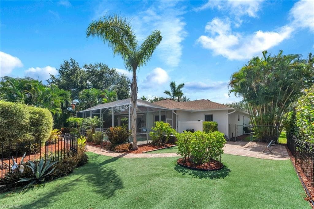 973 Summerfield Dr, Naples, FL 34120-32