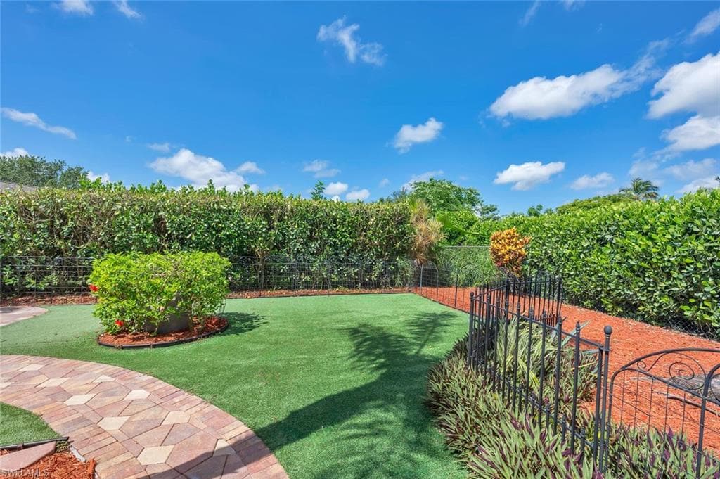 973 Summerfield Dr, Naples, FL 34120-33