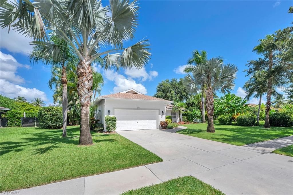973 Summerfield Dr, Naples, FL 34120-3