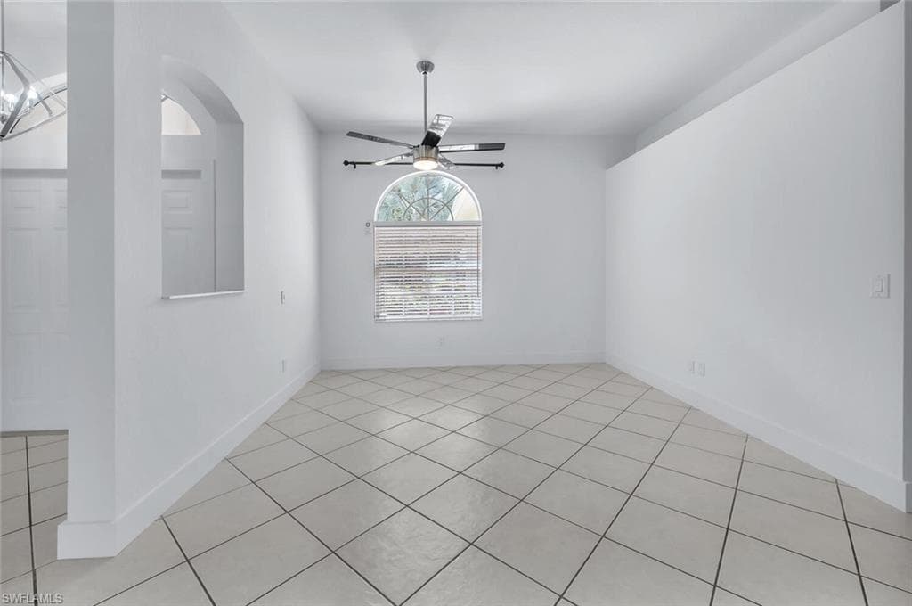 973 Summerfield Dr, Naples, FL 34120-8