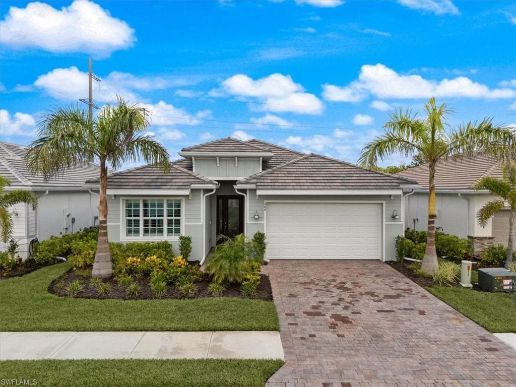 500 Polihale Way, Naples, FL 34114-38