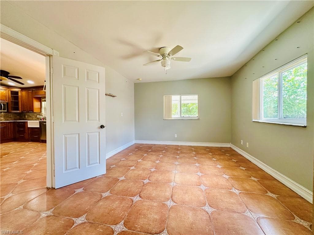 914 Avery St E, Lehigh Acres, FL 33974-13