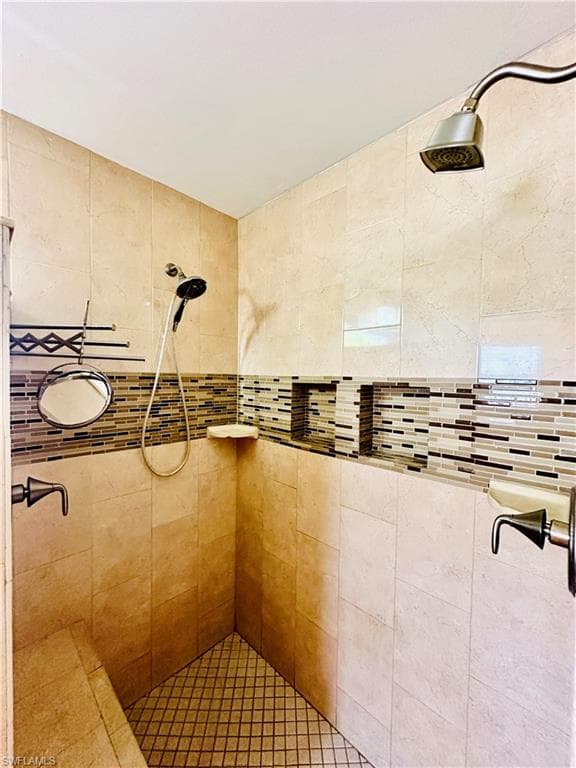 914 Avery St E, Lehigh Acres, FL 33974-17
