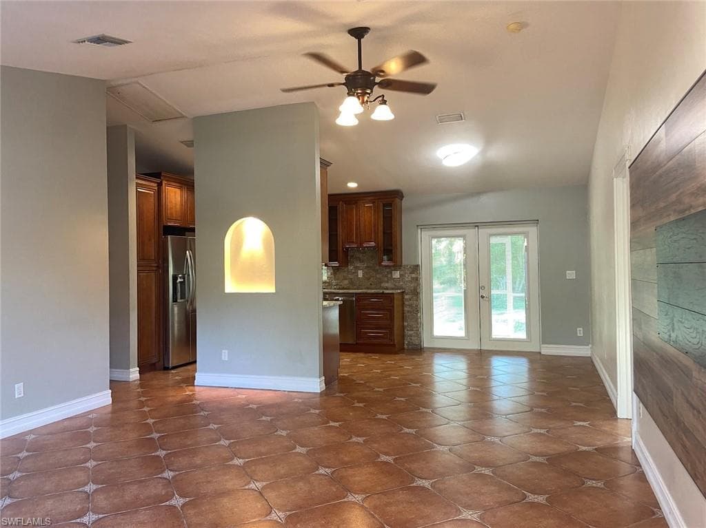 914 Avery St E, Lehigh Acres, FL 33974-4