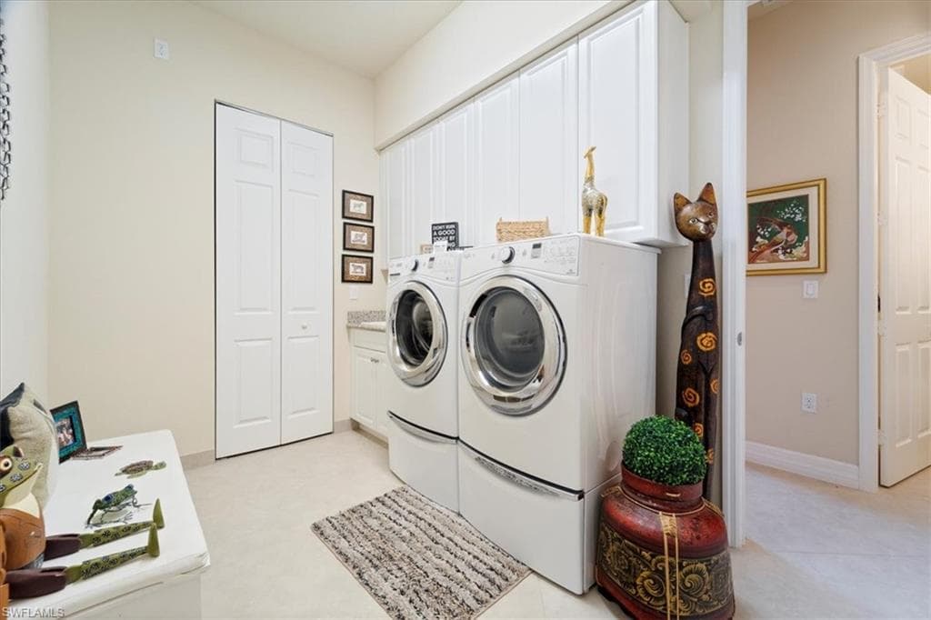3051 Hudson Ter, Naples, FL 34119-30