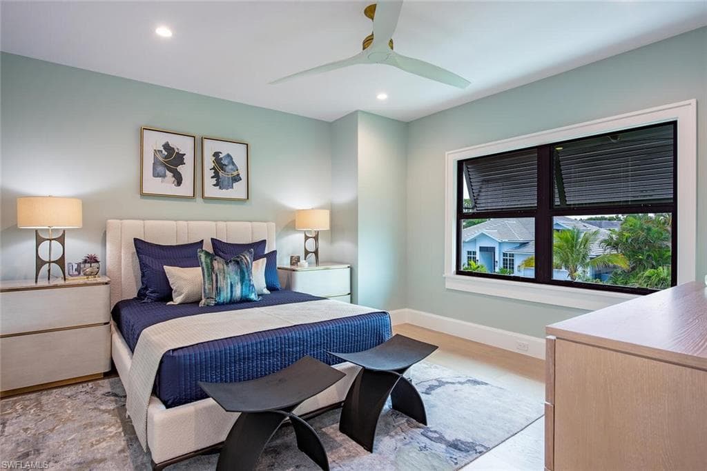 655 Parkview Ln, Naples, FL 34103-23