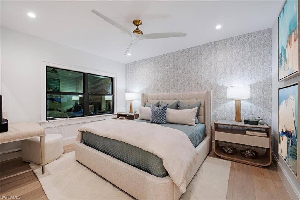 655 Parkview Ln, Naples, FL 34103-25