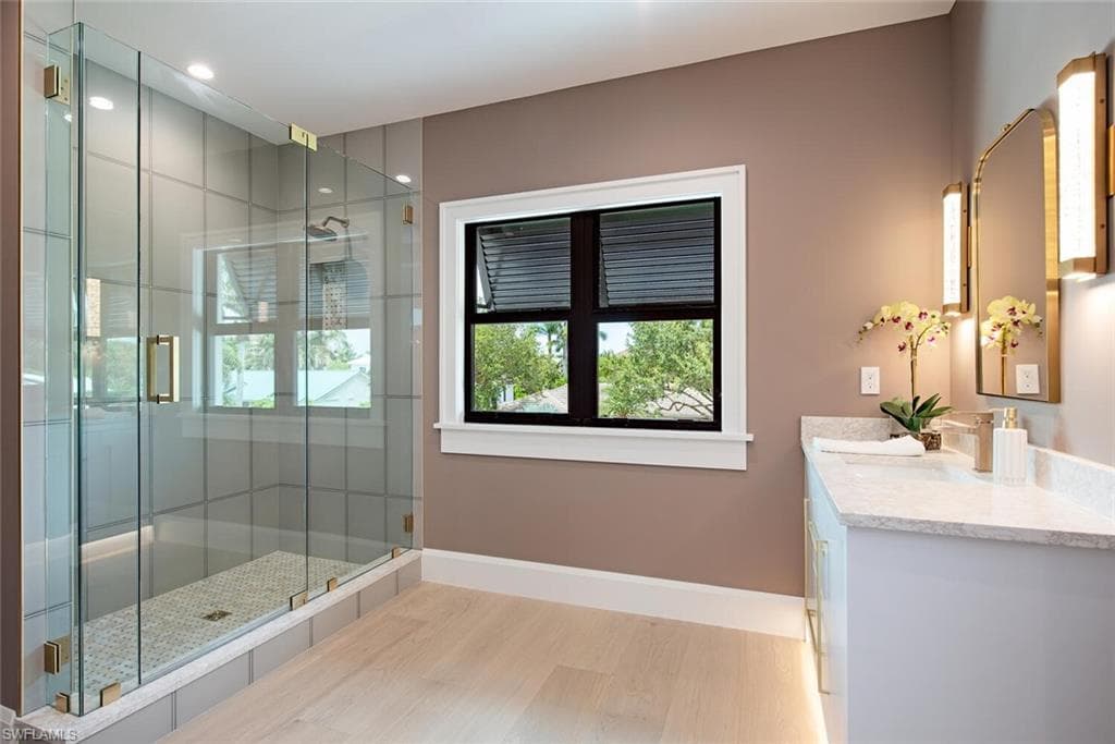 655 Parkview Ln, Naples, FL 34103-26