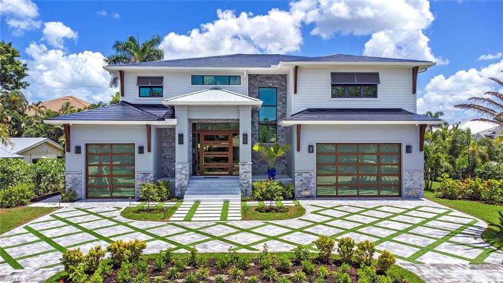 655 Parkview Ln, Naples, FL 34103-2