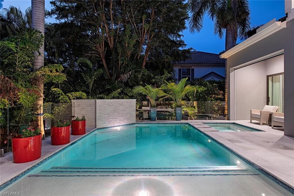 655 Parkview Ln, Naples, FL 34103-33