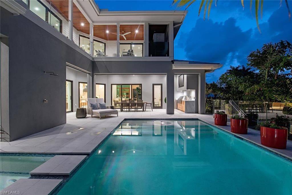 655 Parkview Ln, Naples, FL 34103-34