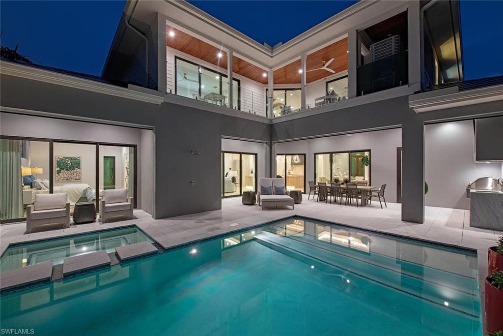 655 Parkview Ln, Naples, FL 34103-35