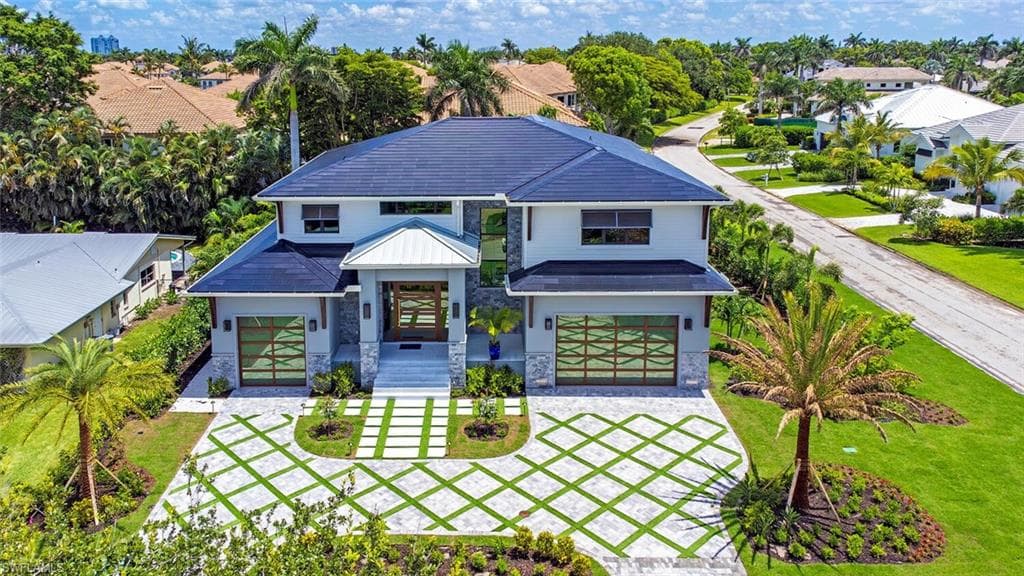 655 Parkview Ln, Naples, FL 34103-36