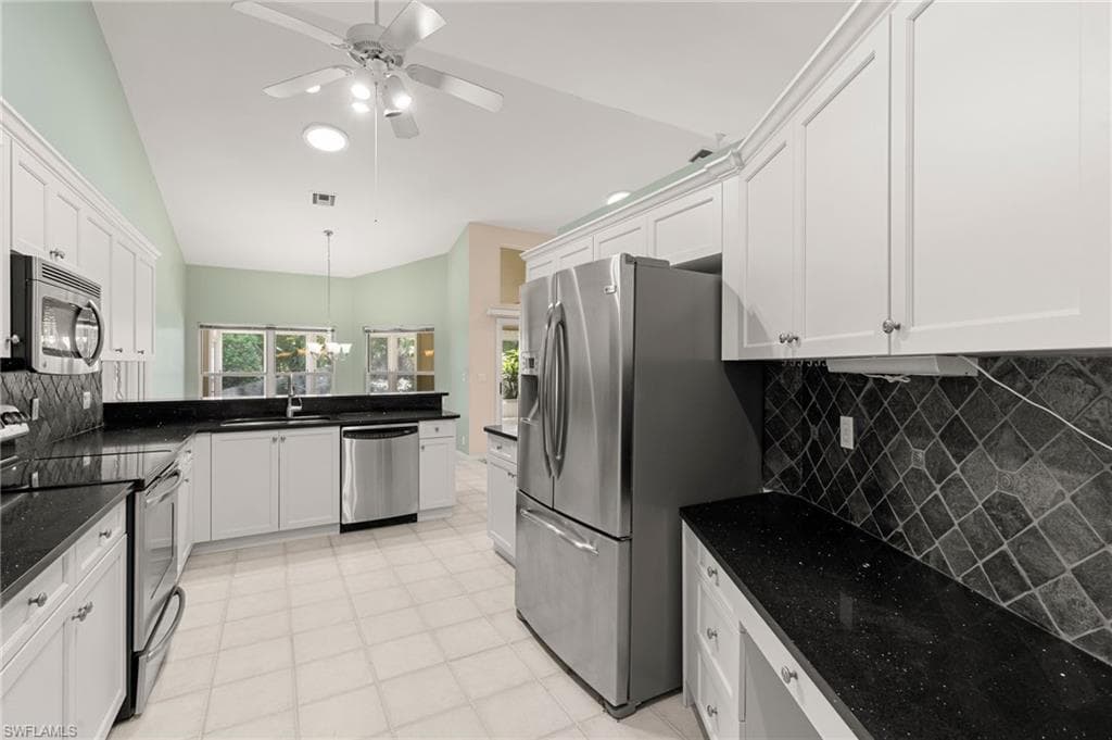 2052 Piccadilly Circus, Naples, FL 34112-10