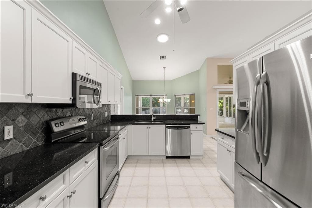 2052 Piccadilly Circus, Naples, FL 34112-11