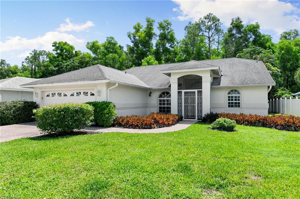 2052 Piccadilly Circus, Naples, FL 34112-1