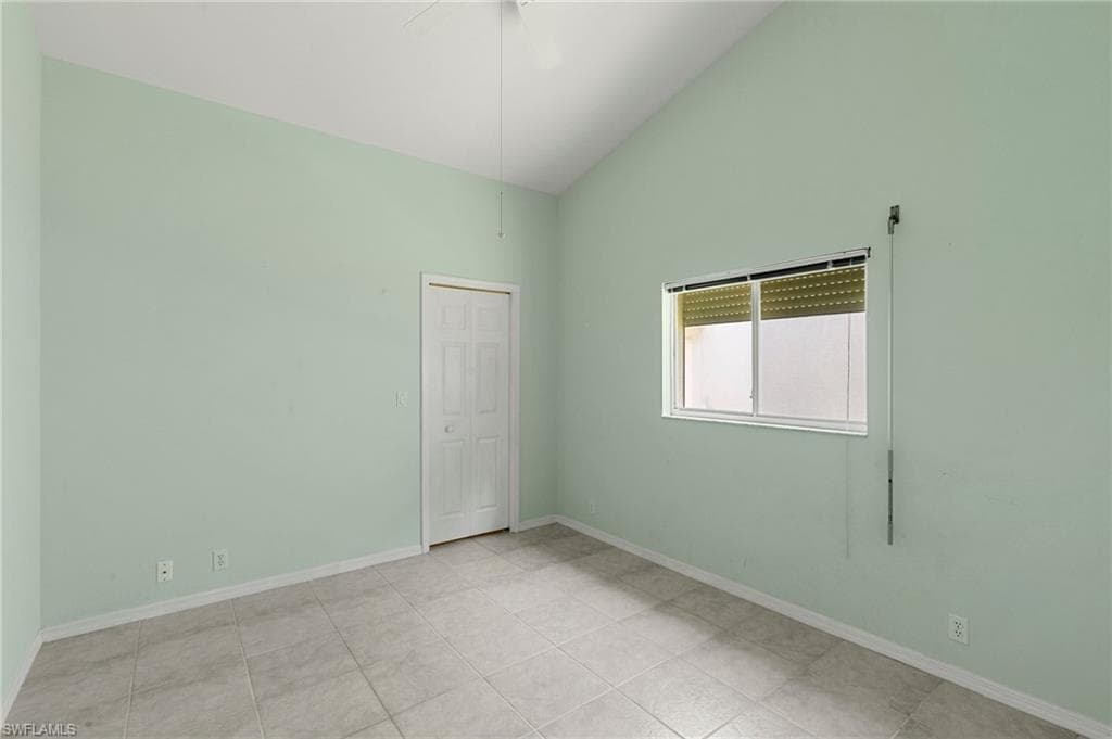 2052 Piccadilly Circus, Naples, FL 34112-19