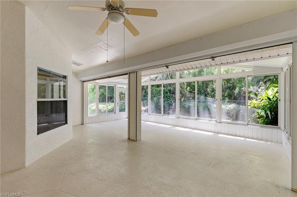 2052 Piccadilly Circus, Naples, FL 34112-22