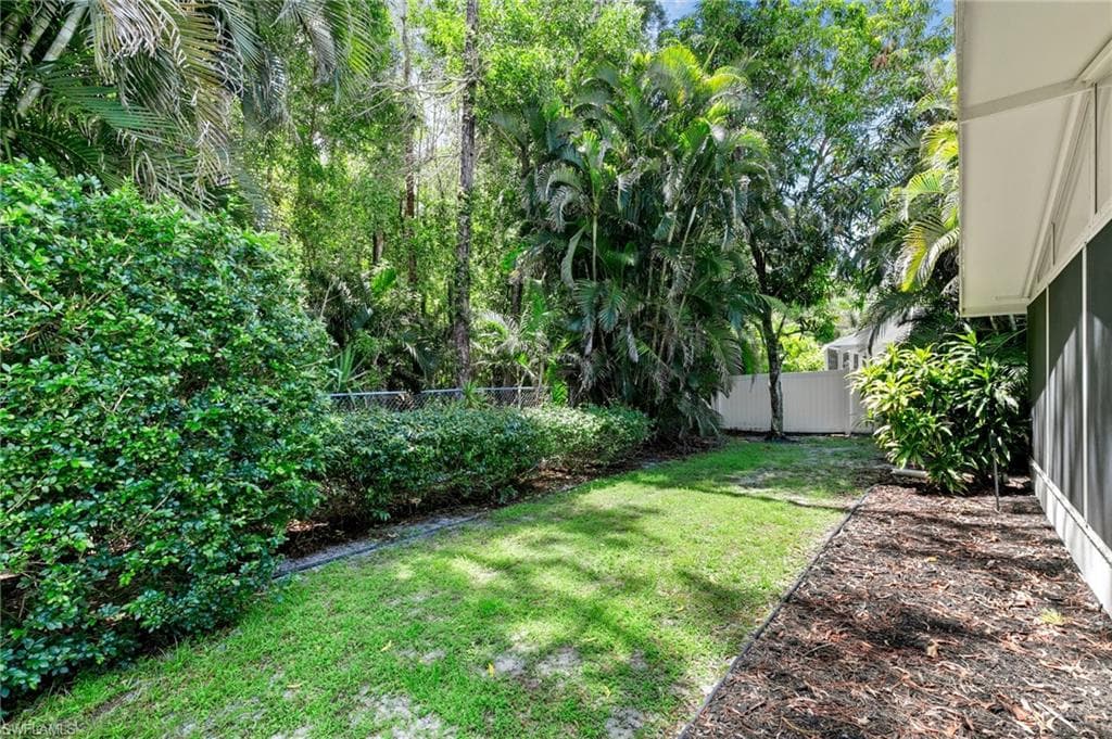 2052 Piccadilly Circus, Naples, FL 34112-25