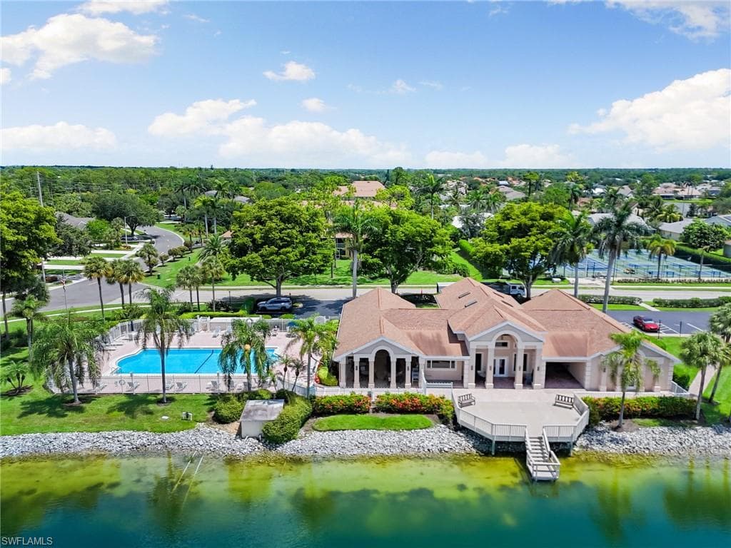 2052 Piccadilly Circus, Naples, FL 34112-27