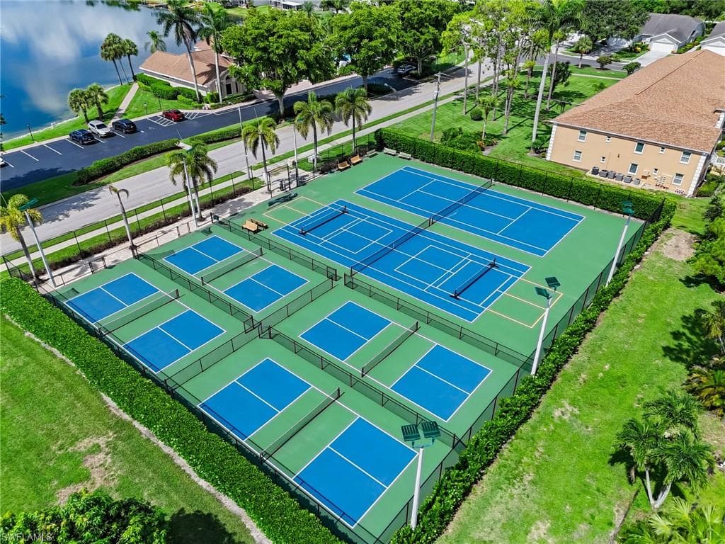2052 Piccadilly Circus, Naples, FL 34112-29