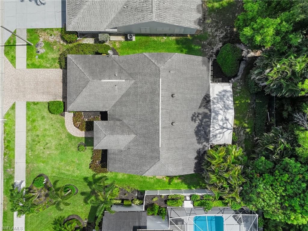 2052 Piccadilly Circus, Naples, FL 34112-32