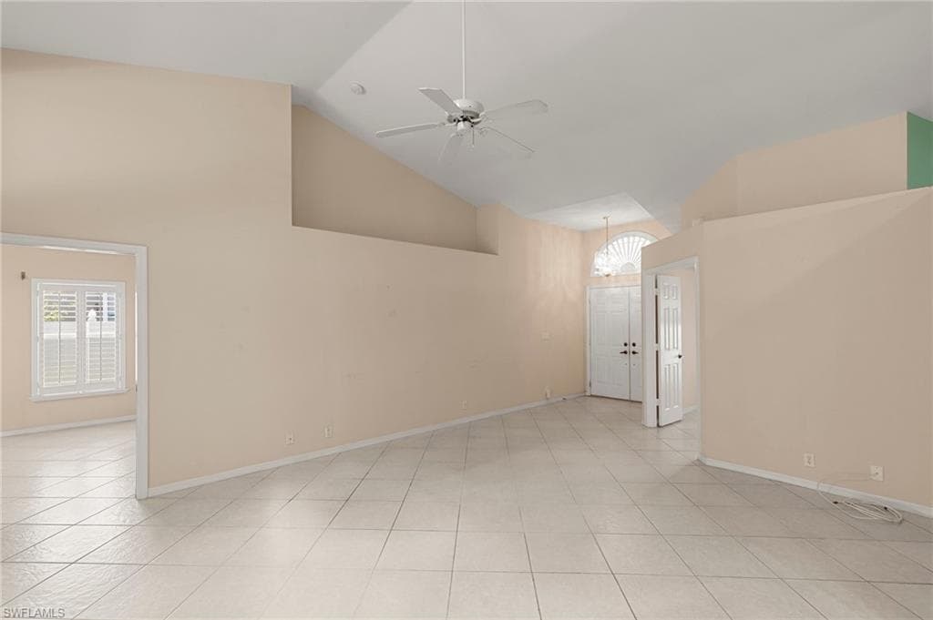 2052 Piccadilly Circus, Naples, FL 34112-4