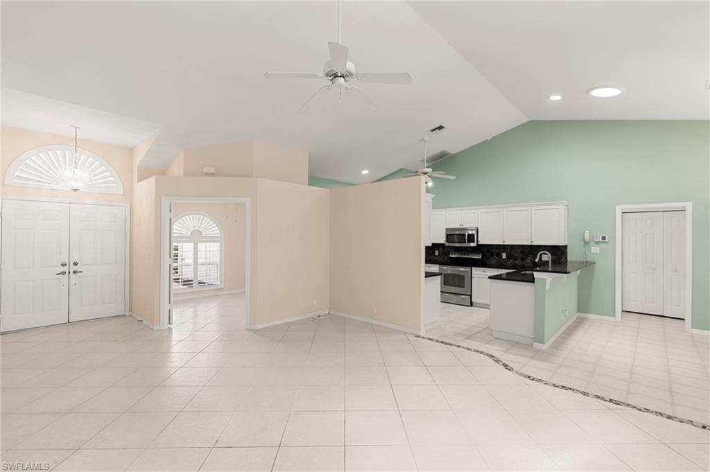 2052 Piccadilly Circus, Naples, FL 34112-6