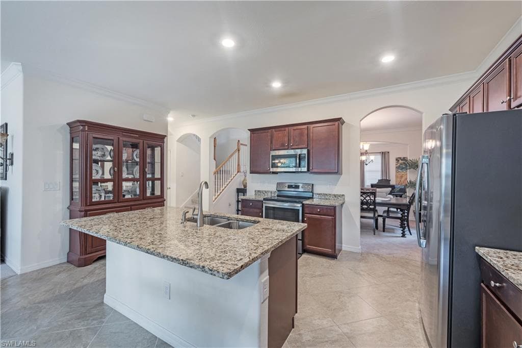 9425 Glenforest Dr, Naples, FL 34120-10