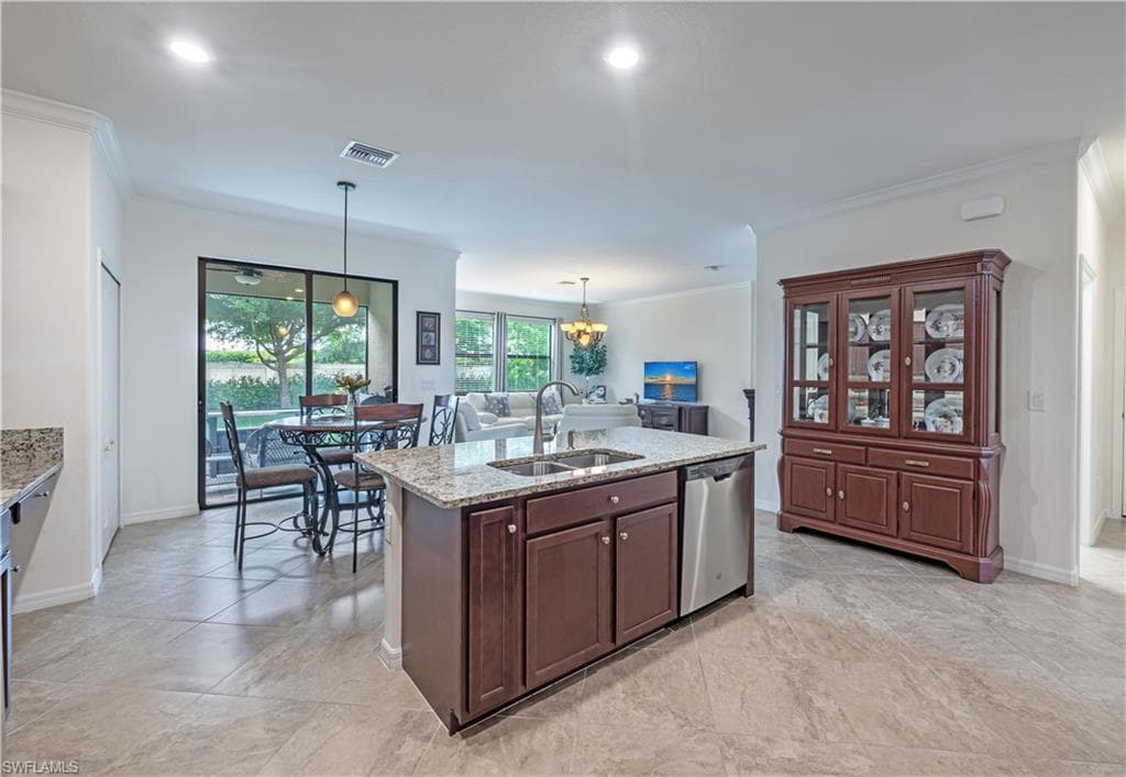 9425 Glenforest Dr, Naples, FL 34120-11