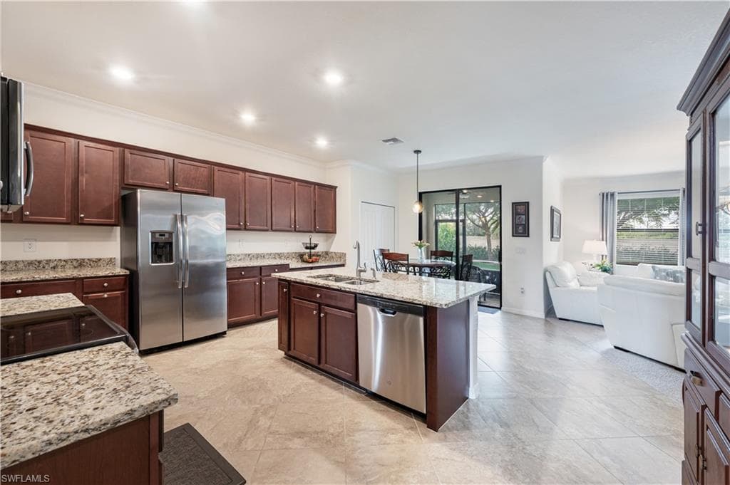 9425 Glenforest Dr, Naples, FL 34120-12