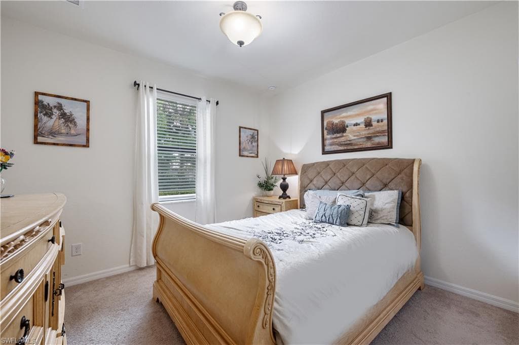 9425 Glenforest Dr, Naples, FL 34120-17