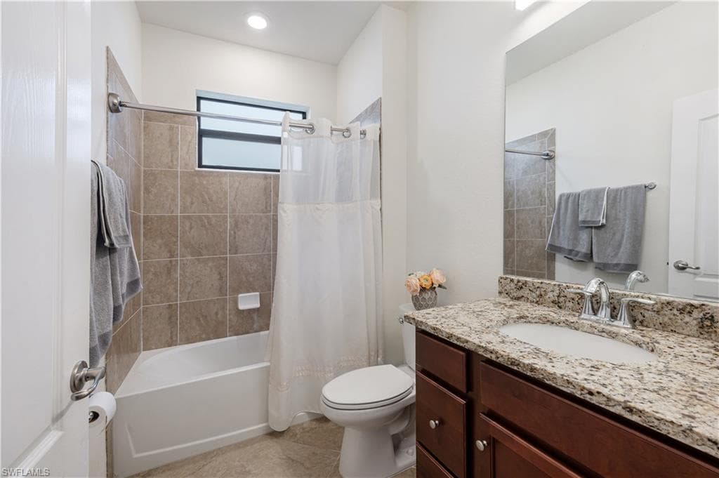 9425 Glenforest Dr, Naples, FL 34120-18
