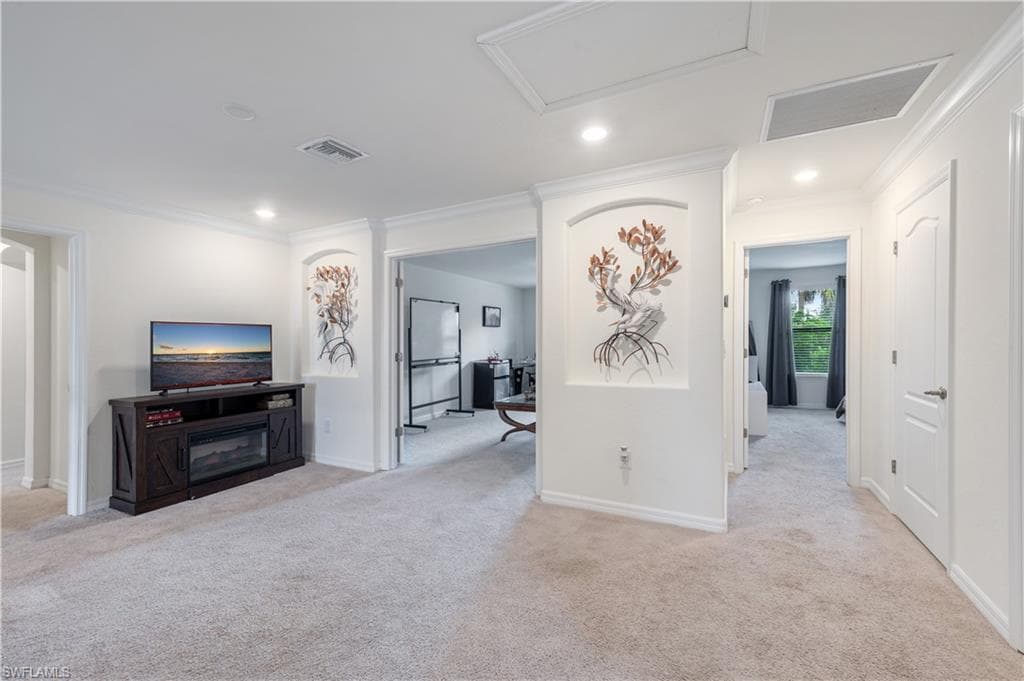 9425 Glenforest Dr, Naples, FL 34120-22
