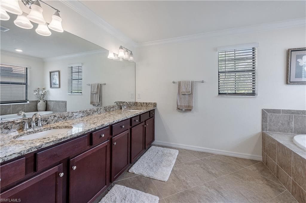 9425 Glenforest Dr, Naples, FL 34120-26