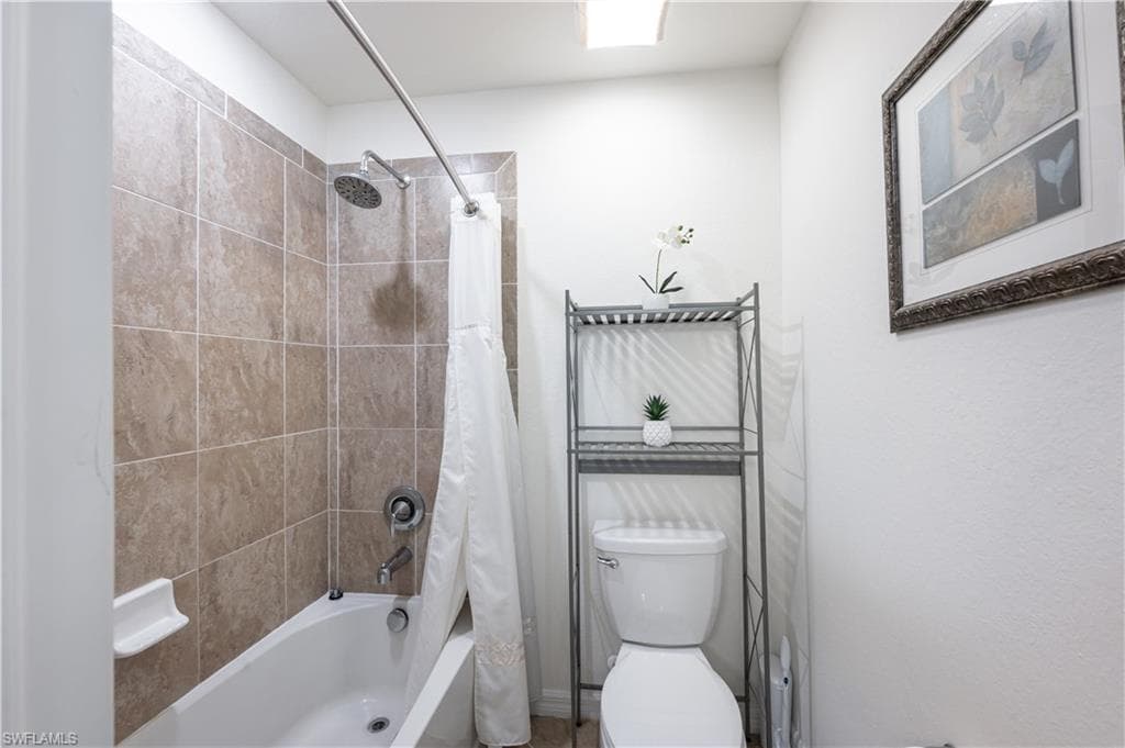 9425 Glenforest Dr, Naples, FL 34120-33