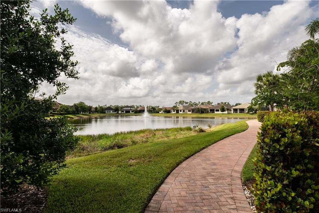 9425 Glenforest Dr, Naples, FL 34120-35
