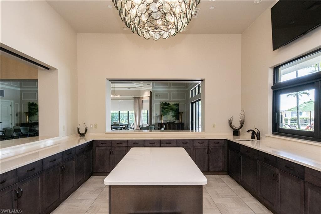 9425 Glenforest Dr, Naples, FL 34120-39