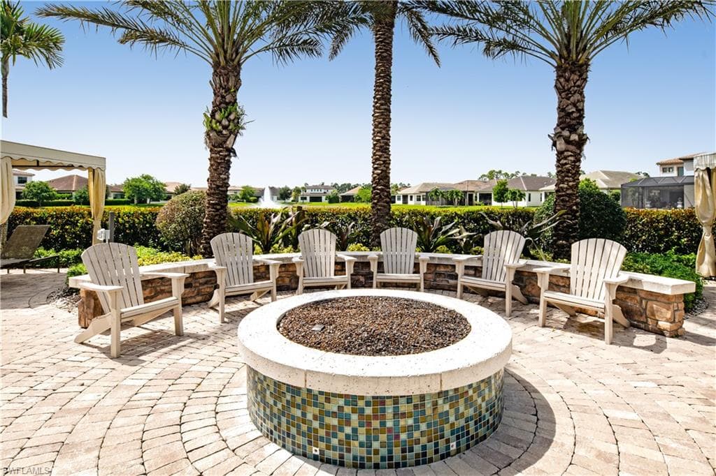 9425 Glenforest Dr, Naples, FL 34120-43
