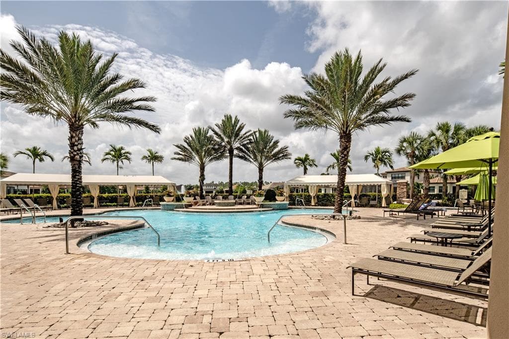 9425 Glenforest Dr, Naples, FL 34120-45