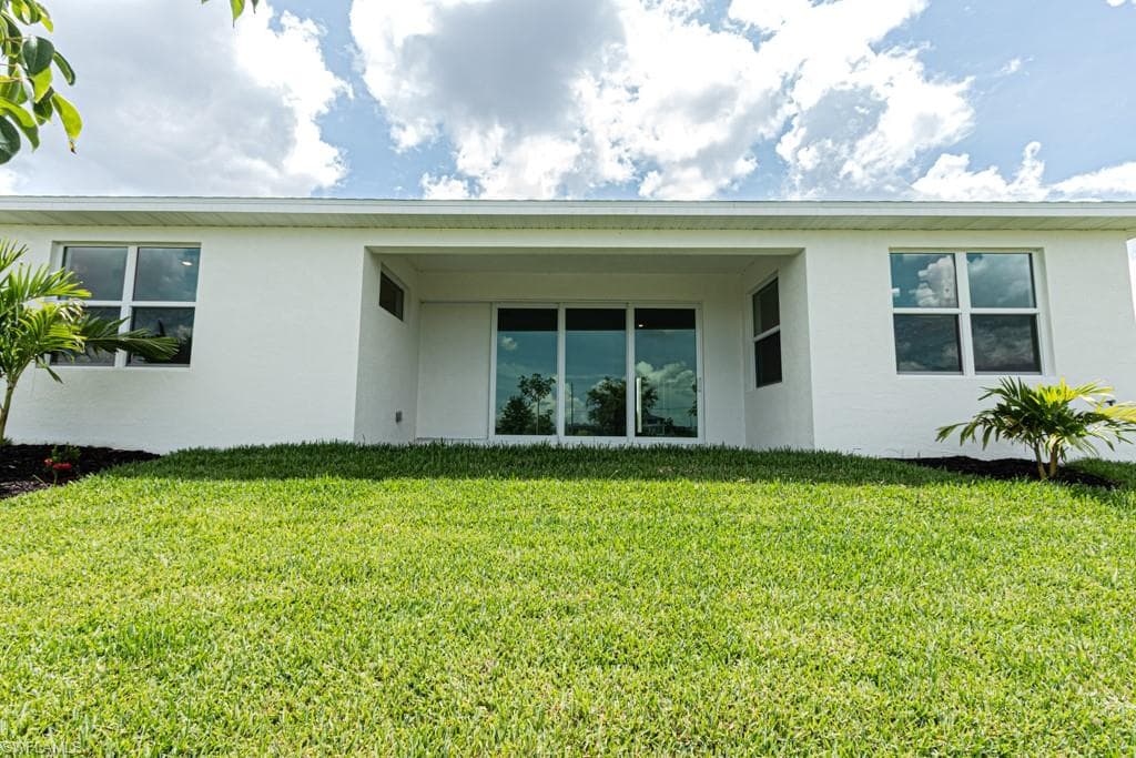 420 18th Pl, Cape Coral, FL 33993-10
