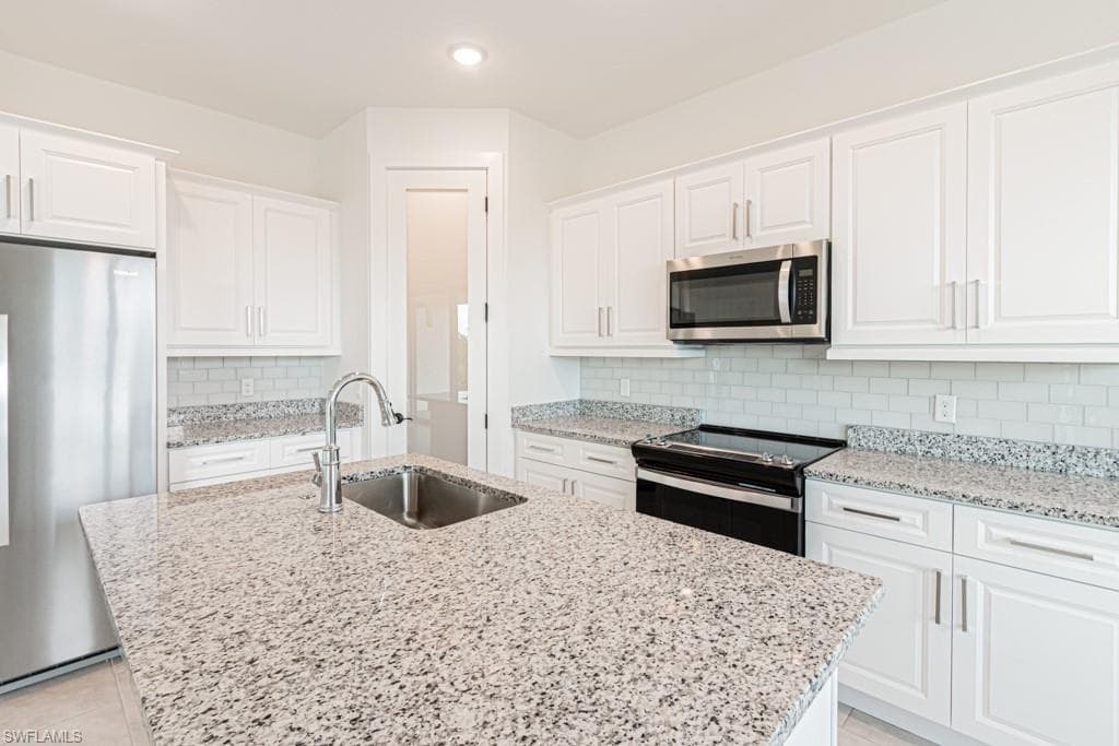 420 18th Pl, Cape Coral, FL 33993-22
