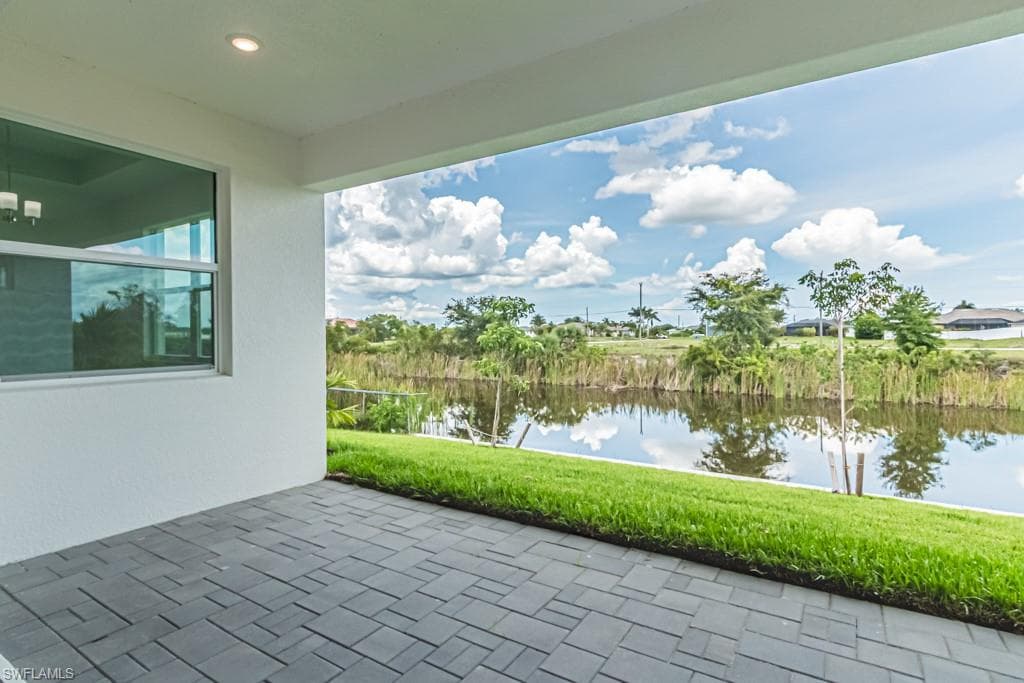420 18th Pl, Cape Coral, FL 33993-29