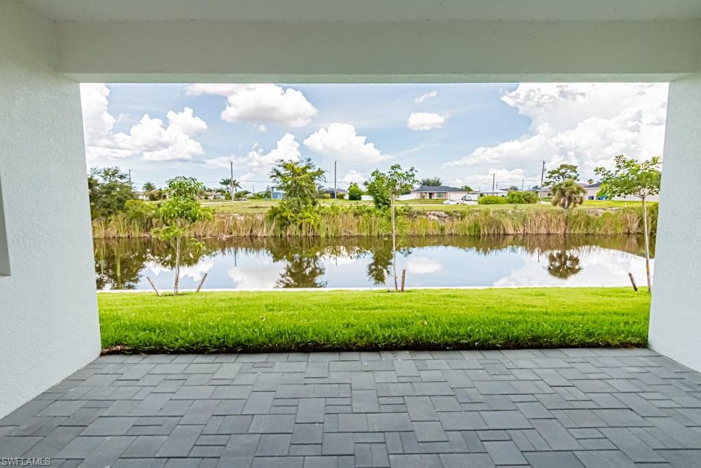 420 18th Pl, Cape Coral, FL 33993-30