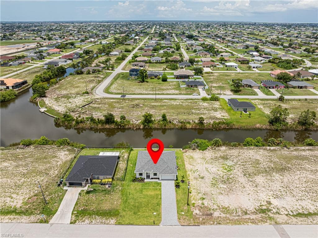 420 18th Pl, Cape Coral, FL 33993-7